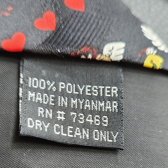 Looney Tunes Mania Valentine Men's Tie - Picture 3 of 4